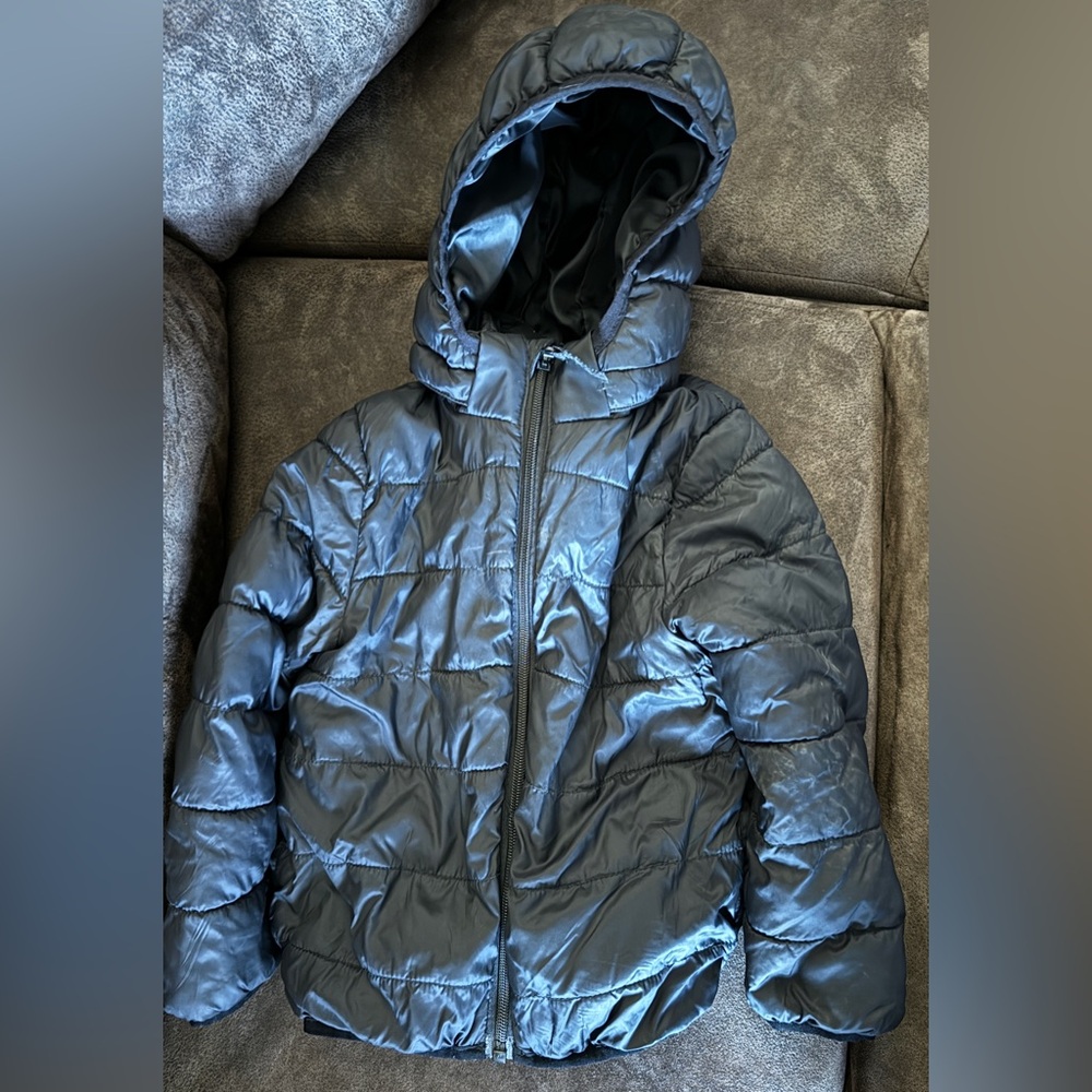 Black jacket: Kids 3-4Y
